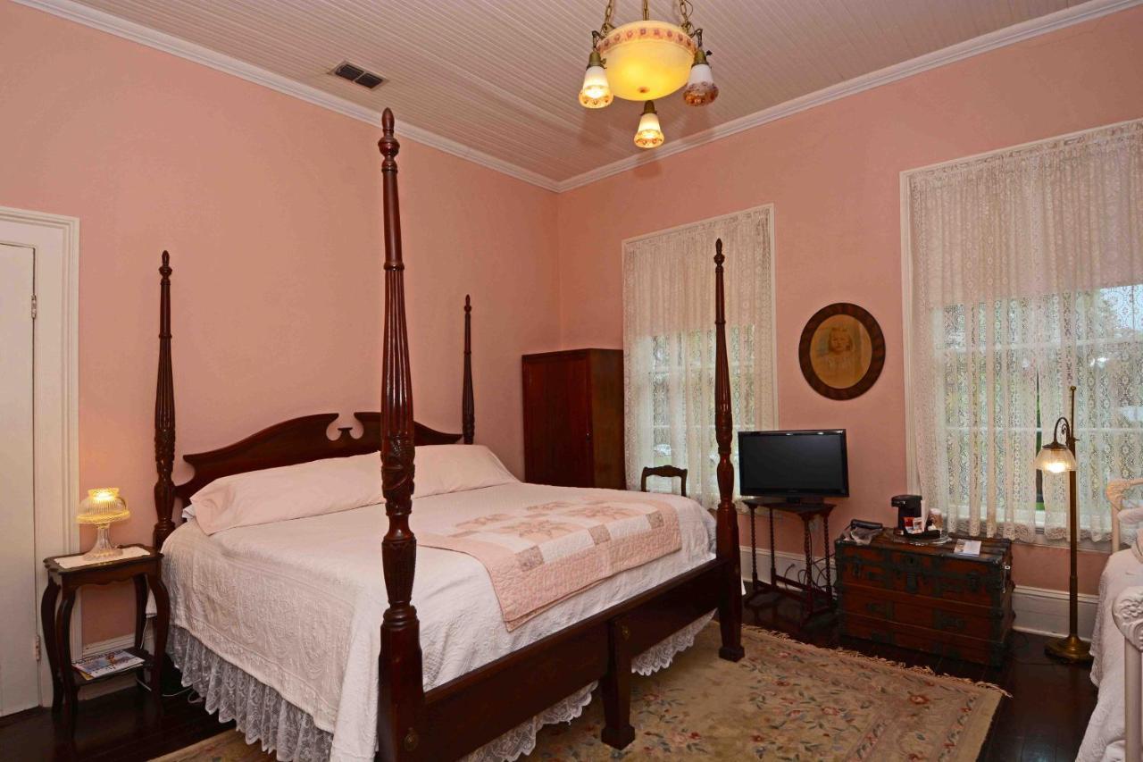 1872 Denham Inn Monticello Esterno foto
