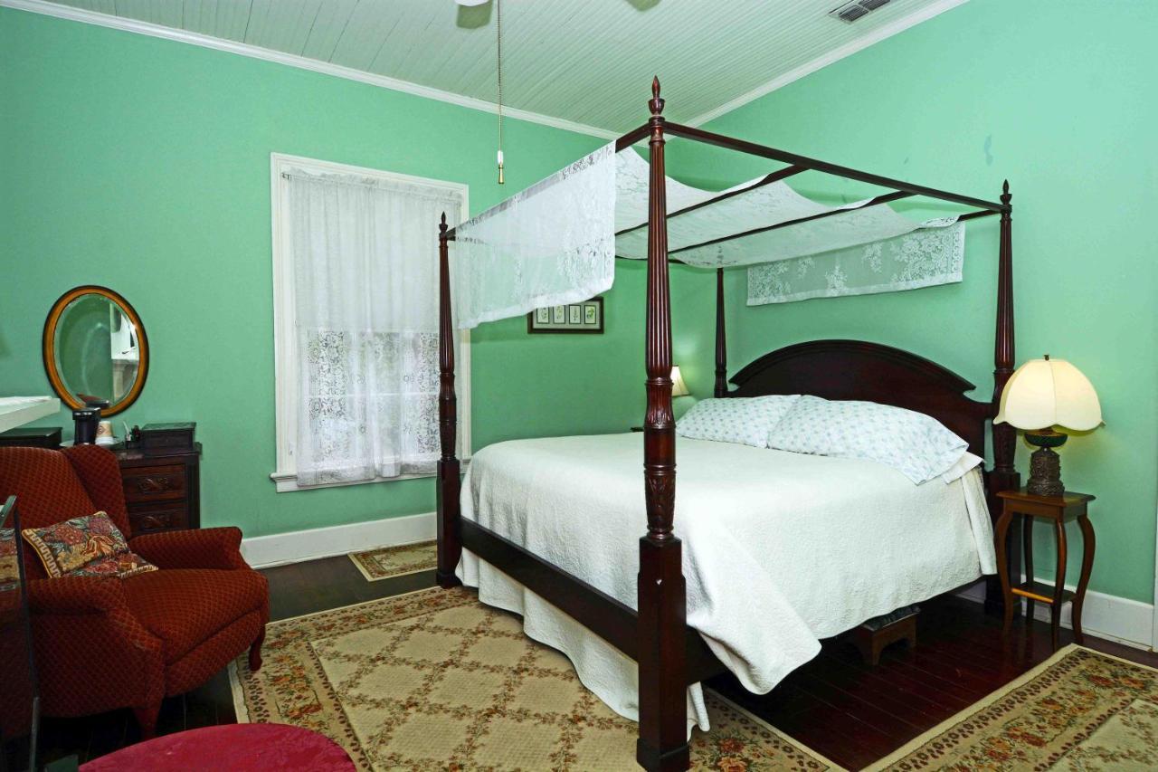1872 Denham Inn Monticello Esterno foto
