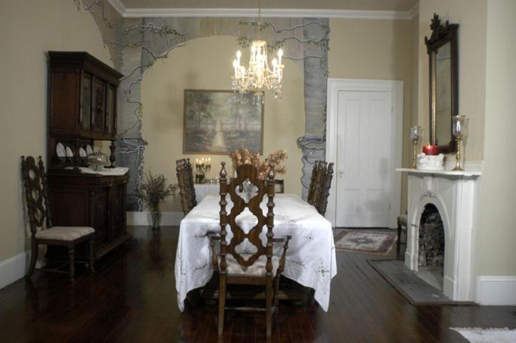 1872 Denham Inn Monticello Esterno foto